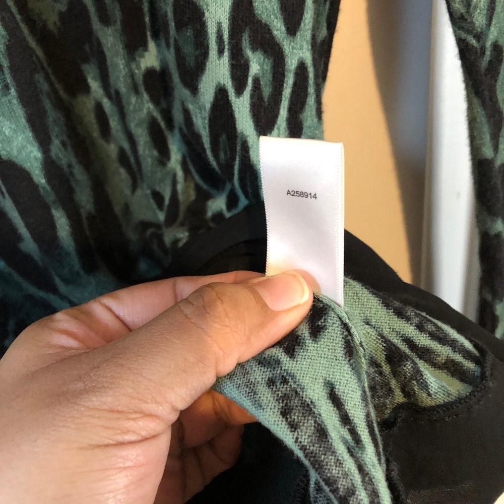 Lori Goldstein {LOGO} | Green cheetah sweater - Picture 6 of 6